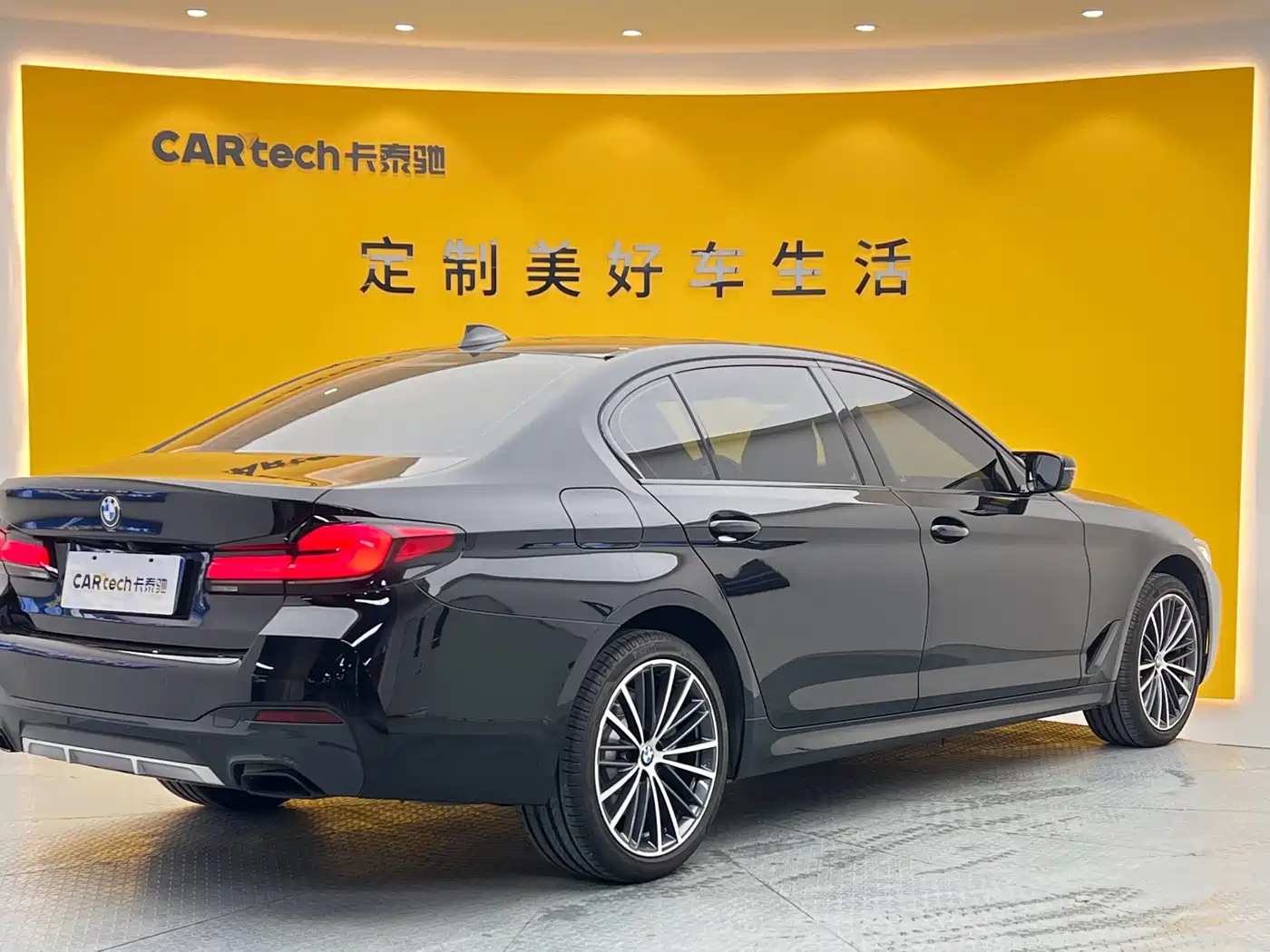BMW 5 Series 2023 Facelift 530Li Leading M Sport Package фото 32