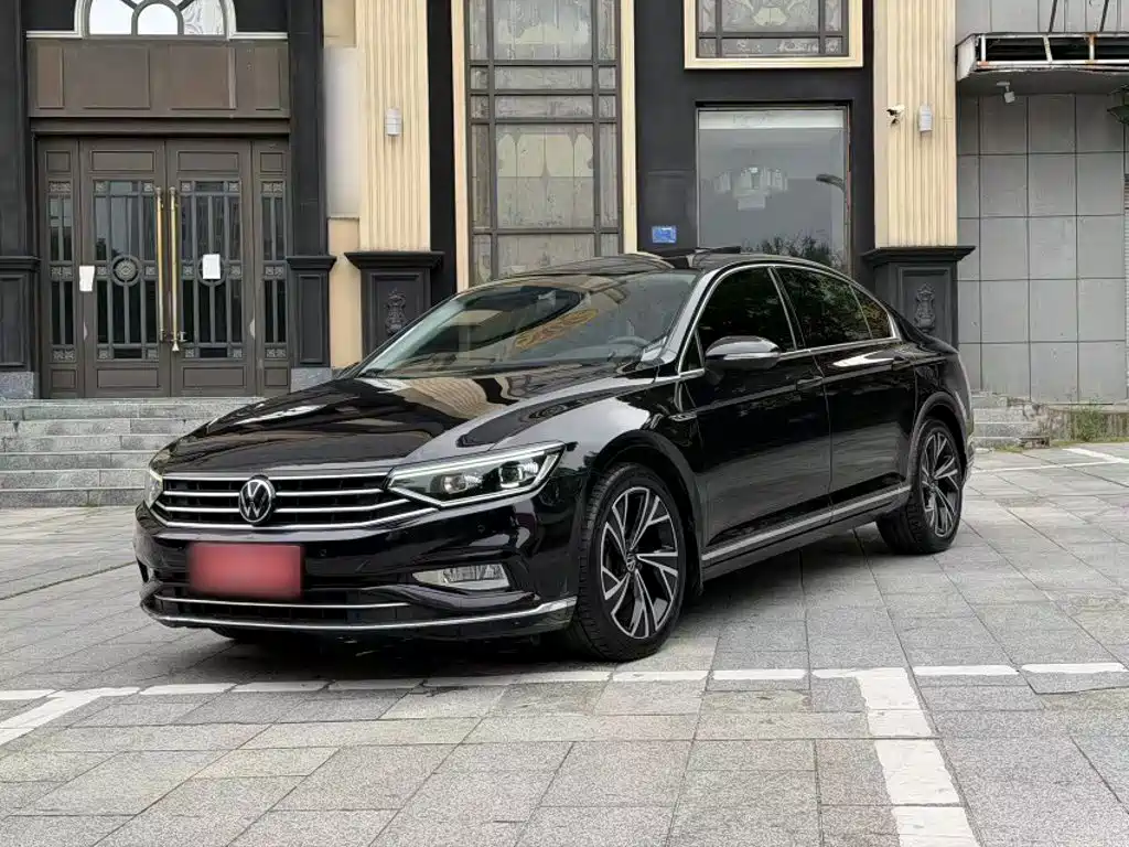 Фото 1 - Volkswagen Magotan