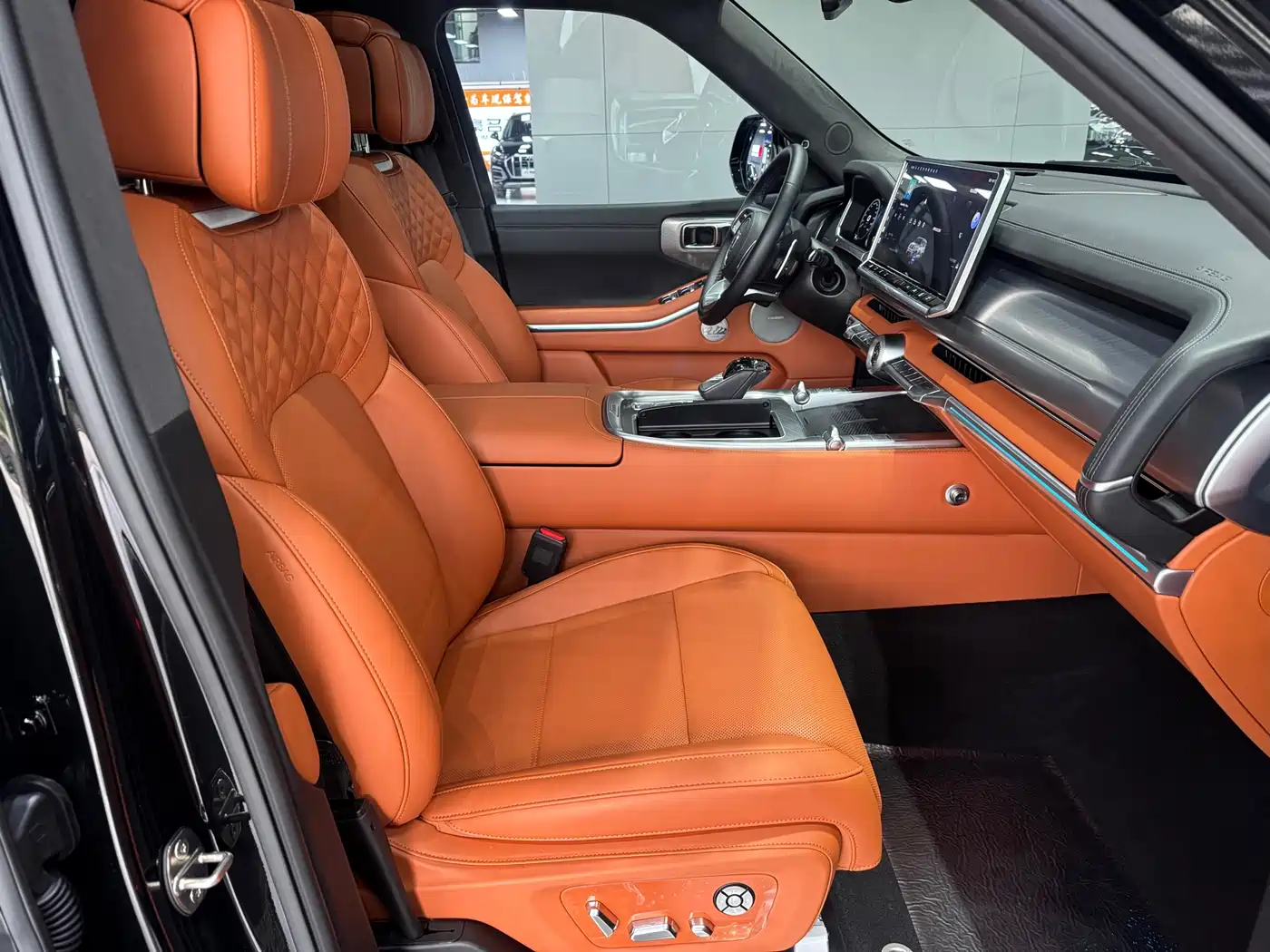 TANK TANK 700 NEW ENERGY