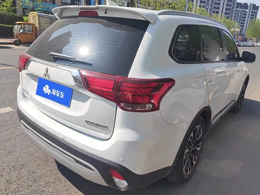 Mitsubishi Outlander 2019 2.0L 2WD Enjoy Edition 7-seater China V фото 3
