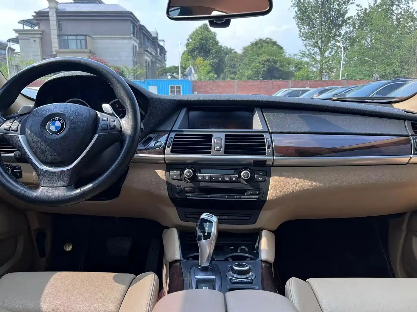 Photo 11 - BMW X6