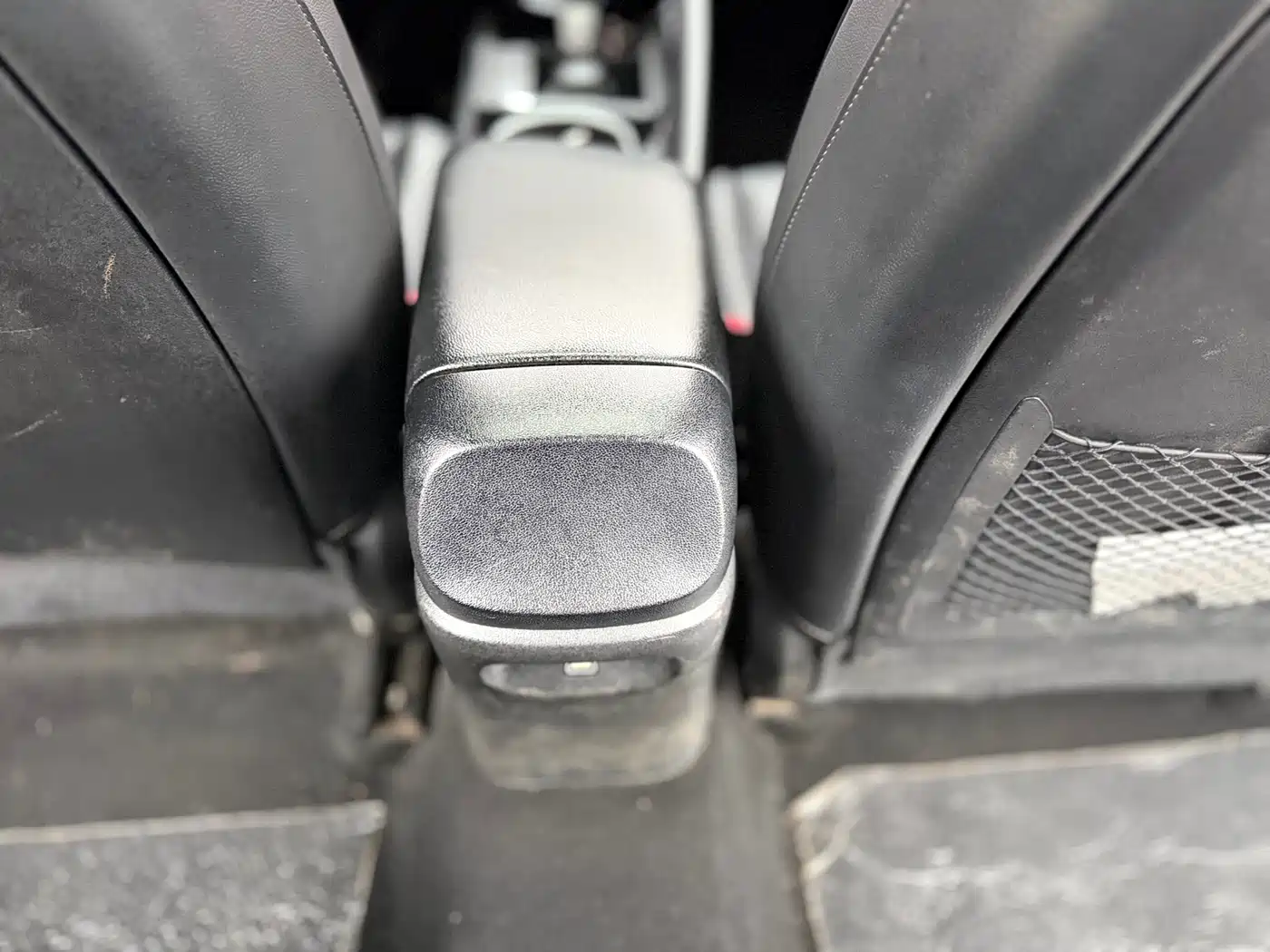 Hyundai Elantra 2021 1.5L CVT LUX Premium Edition фото 23