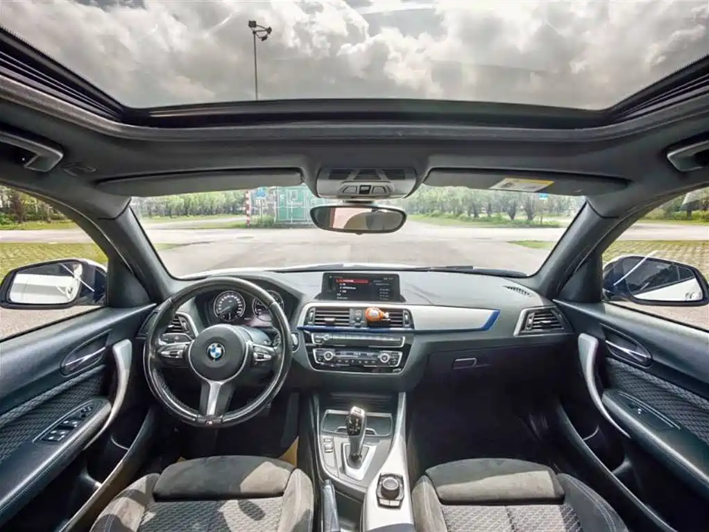 BMW 1 Series (Import) 2018 120i M Sport Package фото 5