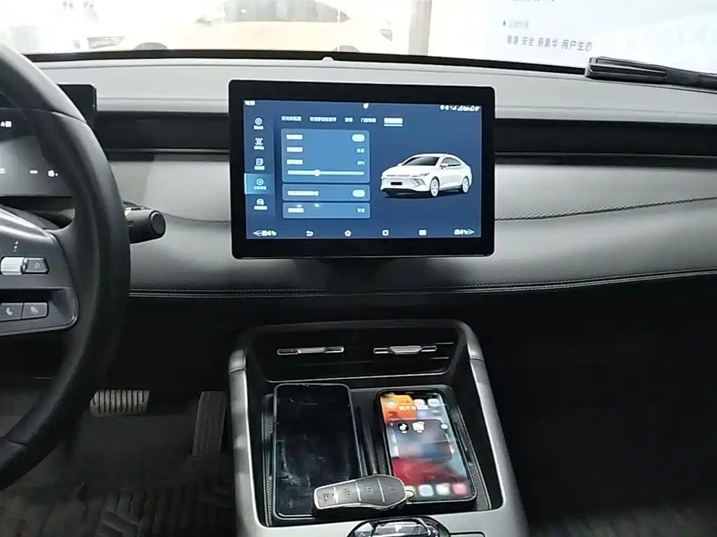 BYD Qin PLUS 2025 DM-i Smart Drive 55KM Leader фото 13
