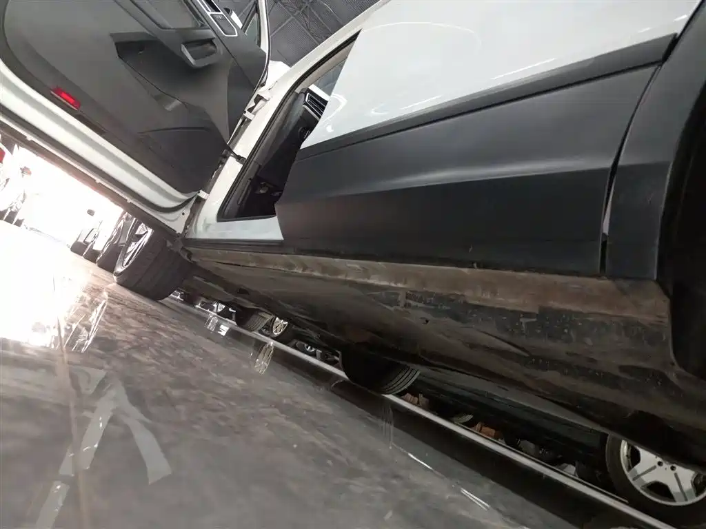 Volkswagen Tiguan L 2023 330TSI Auto 2WD Comfort Edition фото 22