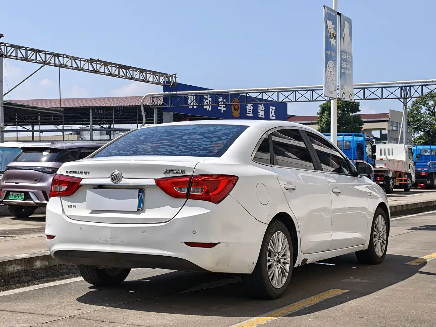 Photo 12 - Buick Excelle
