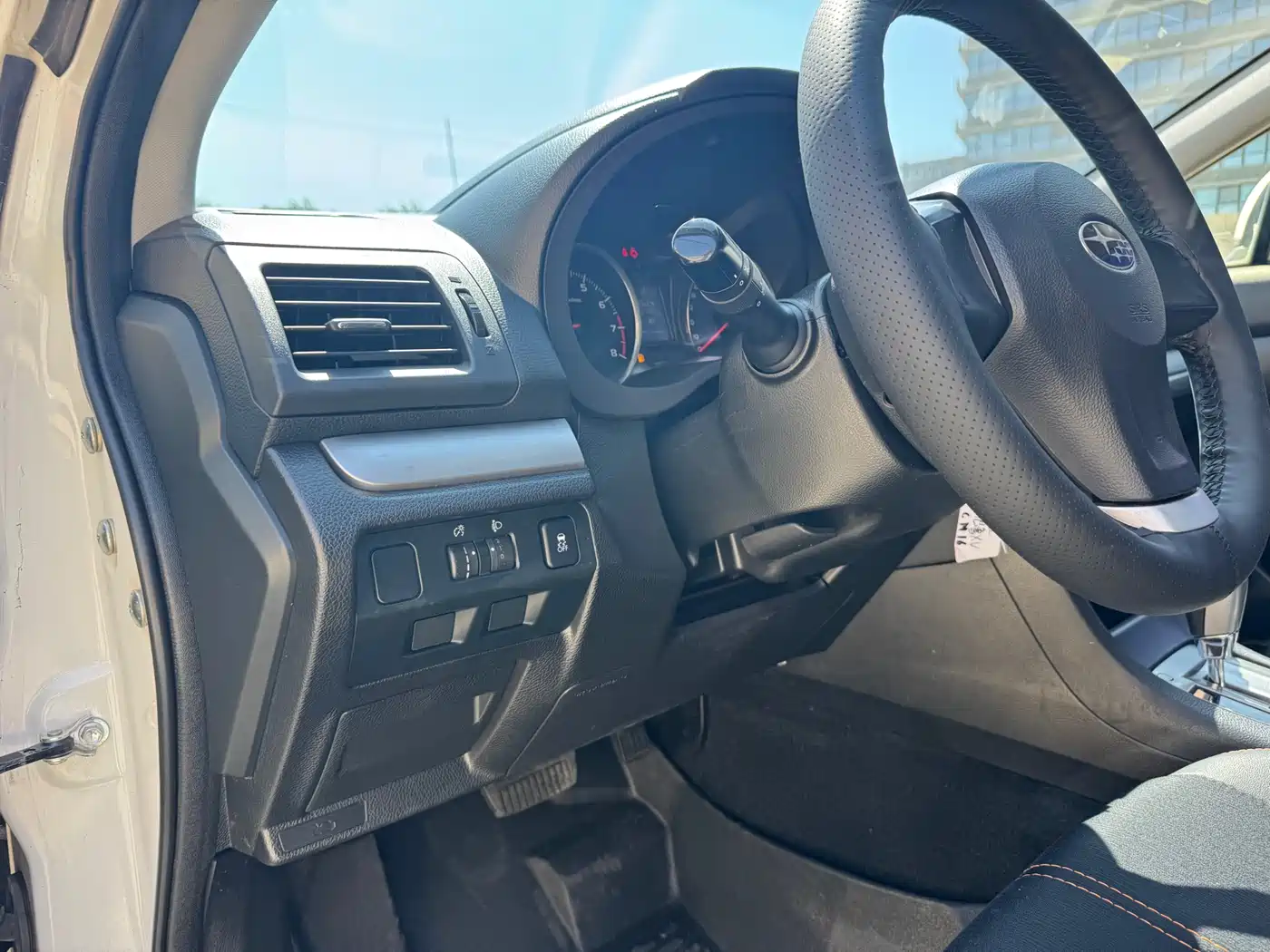 Subaru XV 2012 2.0i Comfort Edition фото 14