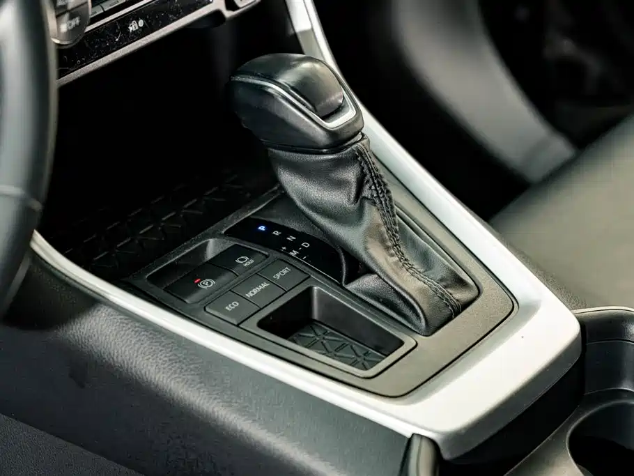 Toyota Wildlander 2023 2.0L CVT FWD Luxury PLUS фото 9