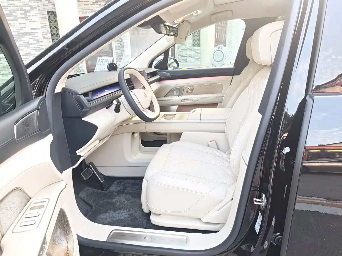 NIO ES8 2026 2025 Model 6-Seat Executive Luxury Edition