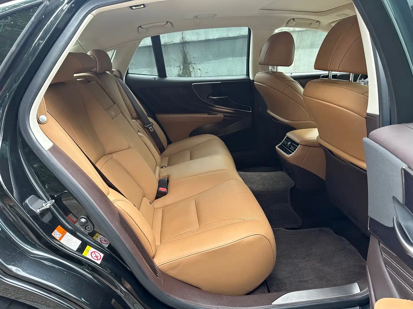 Lexus LS 2018 500h Excellence Edition China V фото 12