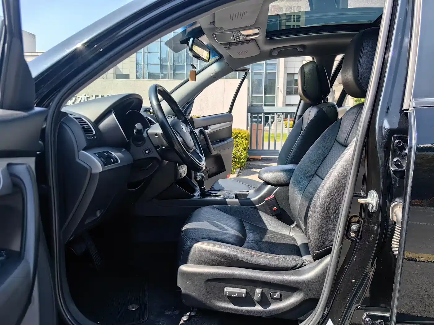 Kia Sorento 2013 2.4L 5-seat Gasoline Luxury Edition фото 4