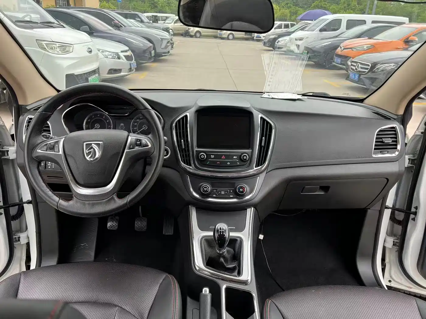 Baojun 560 2016 2015 1.8L Manual Luxury