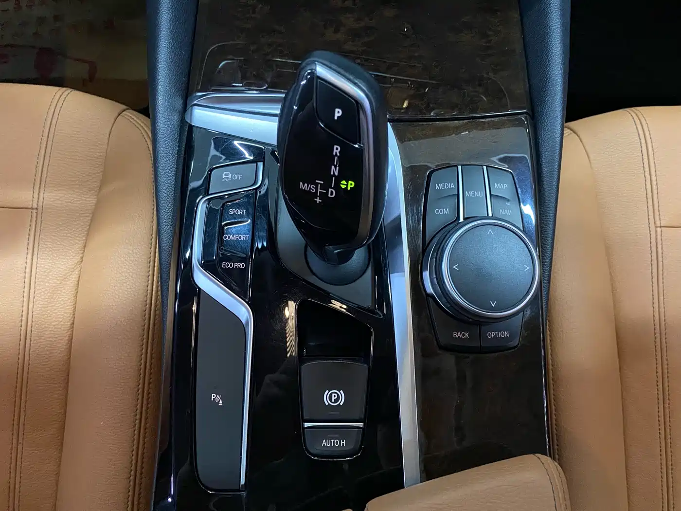 BMW 5 Series 2018 528Li Launch Special Edition фото 12