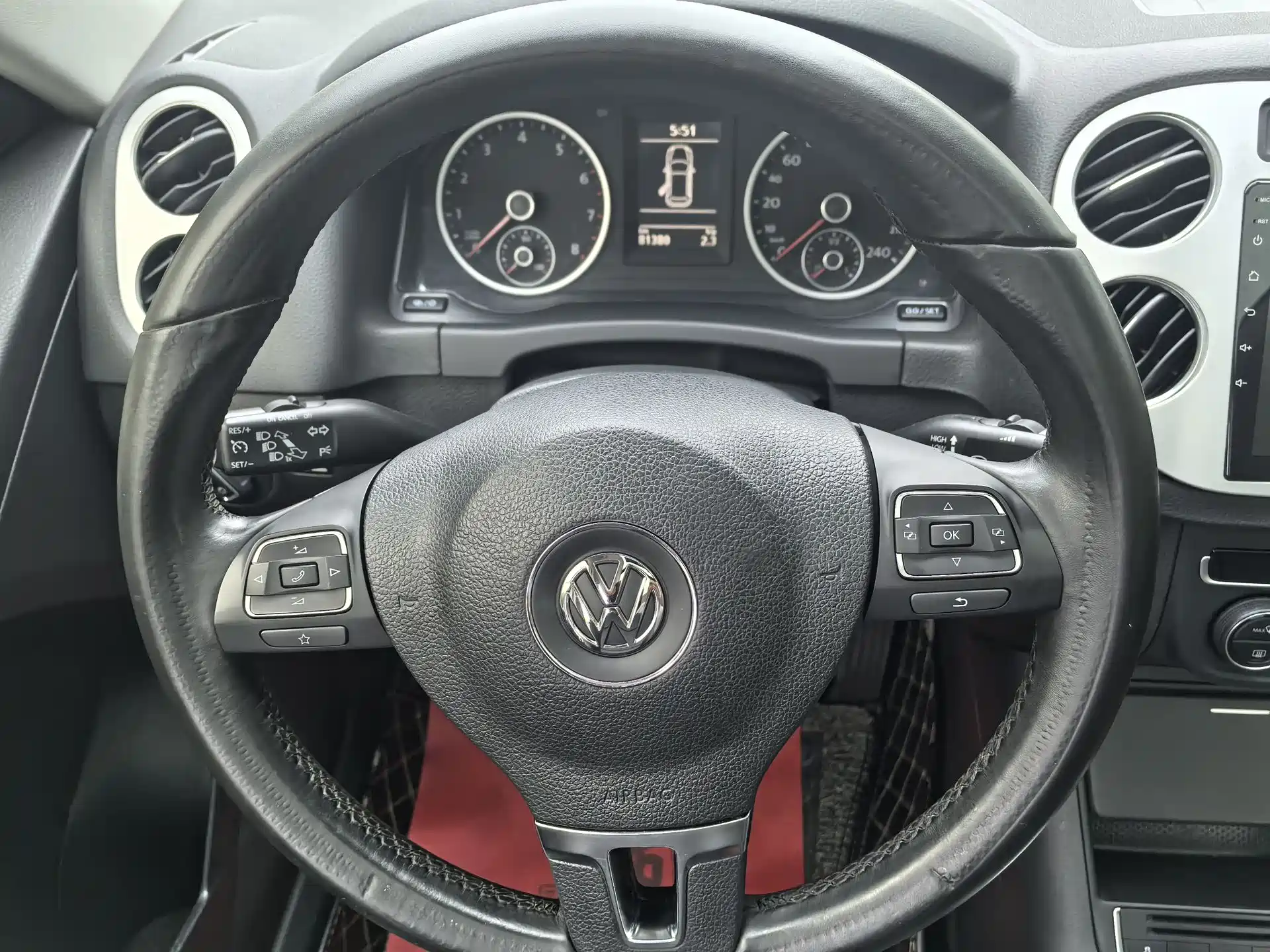 صورة 7 - Volkswagen Tiguan