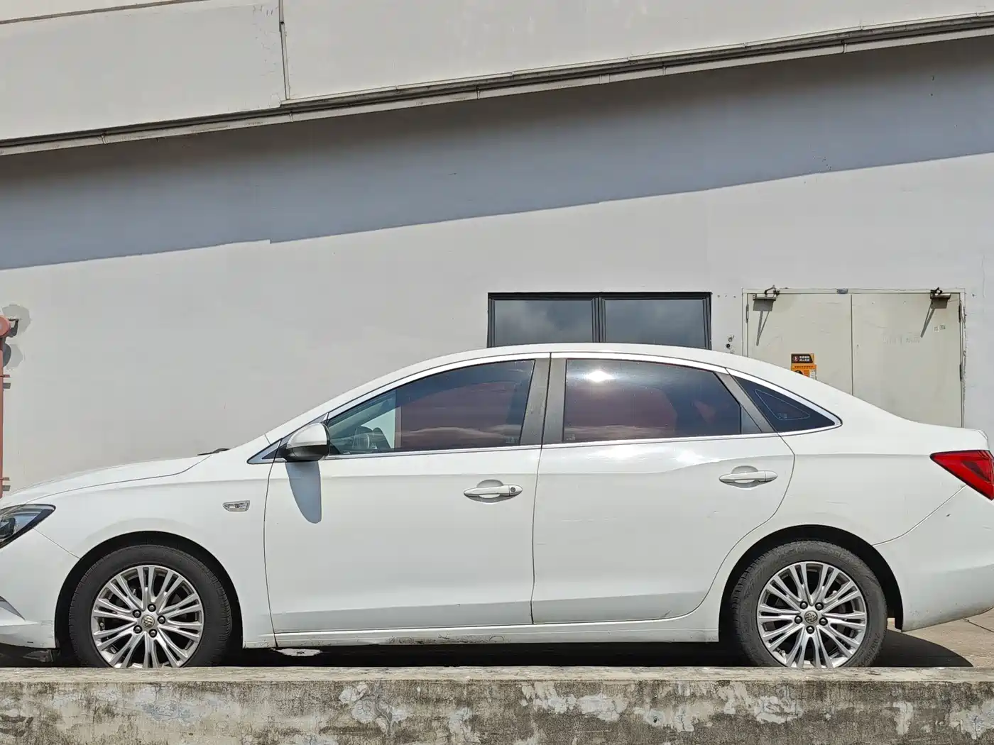 Photo 5 - Buick Excelle