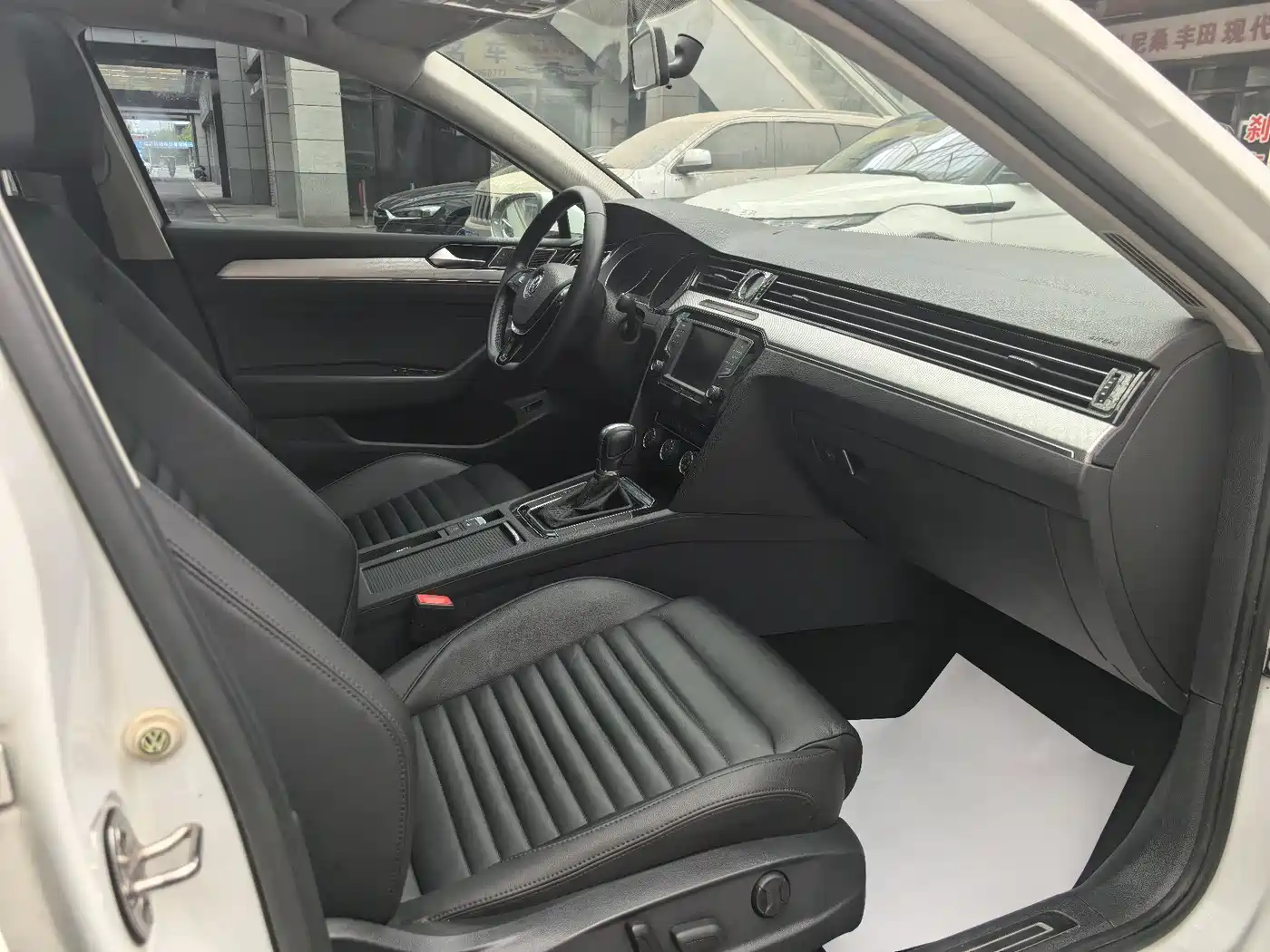 Volkswagen Magotan 2017 330TSI DSG Leading фото 6