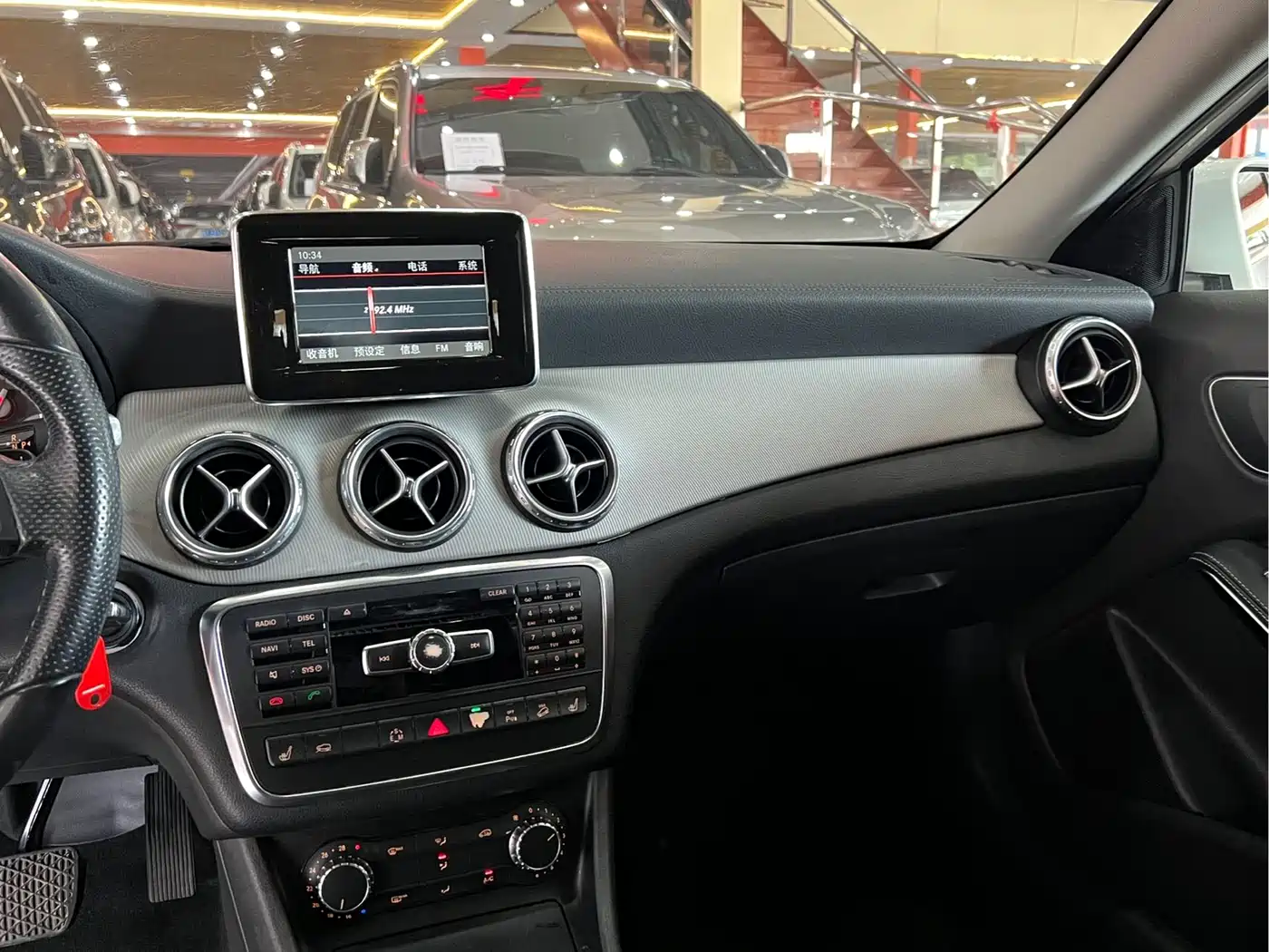 Mercedes-Benz GLA 2015 GLA 220 4MATIC Fashion Edition фото 13