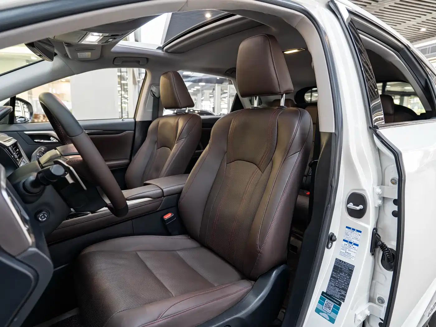 Фото 11 - Lexus RX