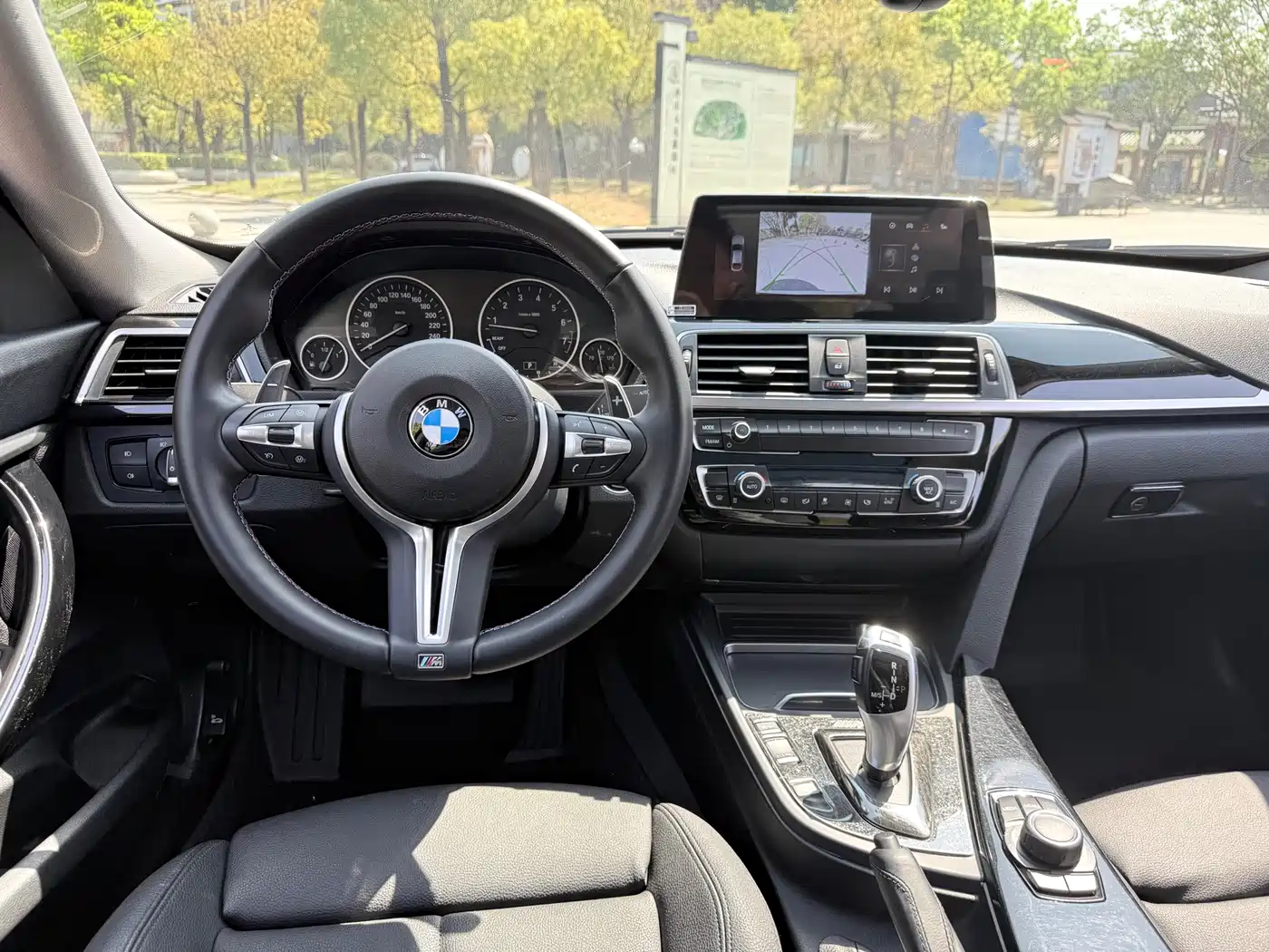 BMW 3 Series GT 2018 320i Fashion фото 10