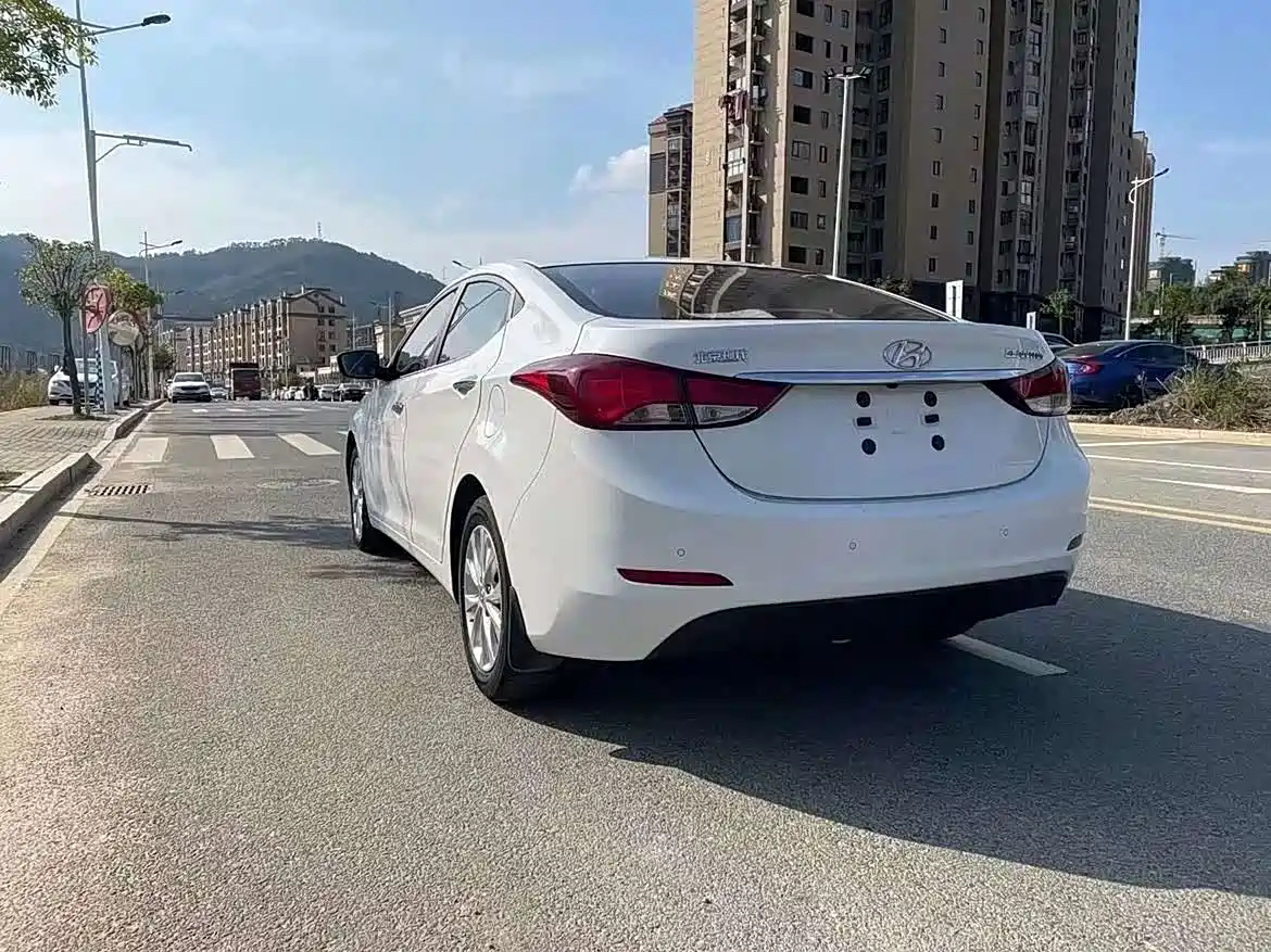 Hyundai Langdong 2016 1.6L Automatic Smart Edition фото 4