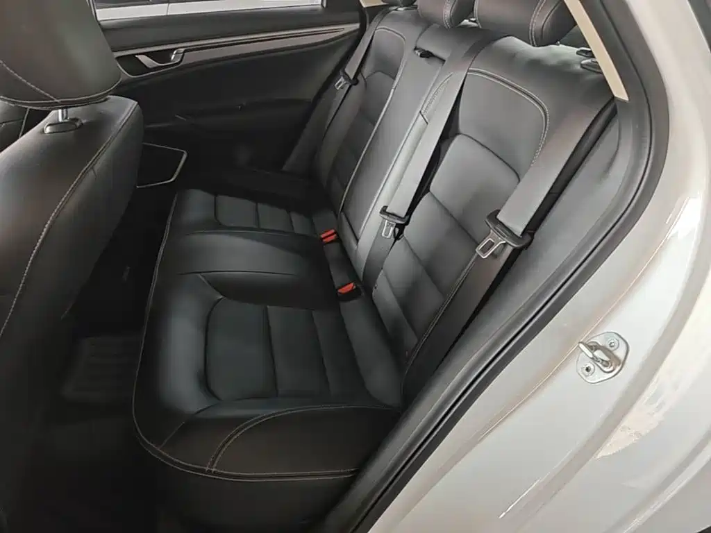 Photo 17 - Geely Emgrand GL
