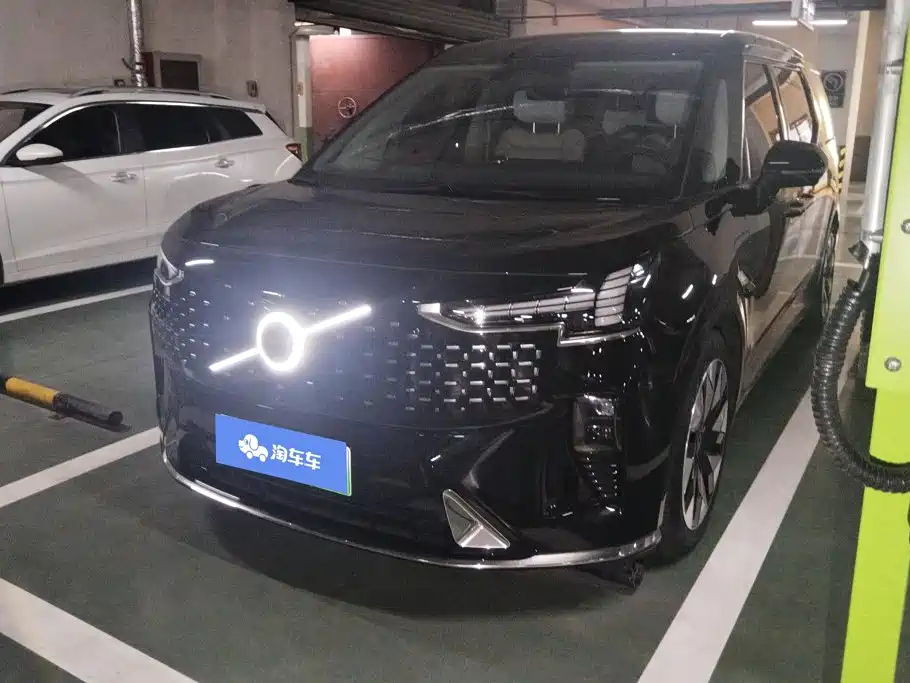 Volvo EM90 2024 2025 Ultra Six-Seater