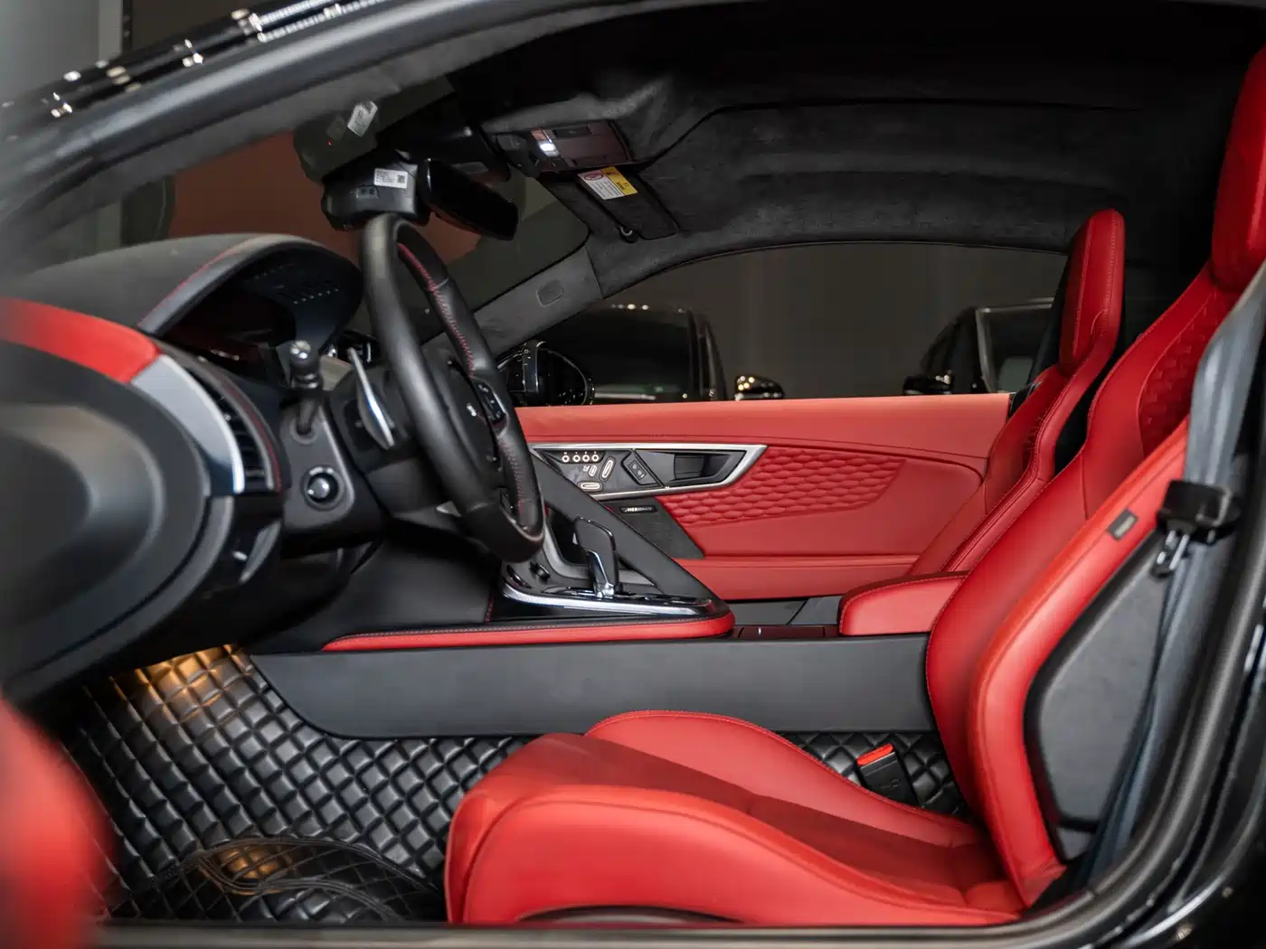 Jaguar F-TYPE 2023 2023 Model P300 Hardtop R-DYNAMIC BLACK
