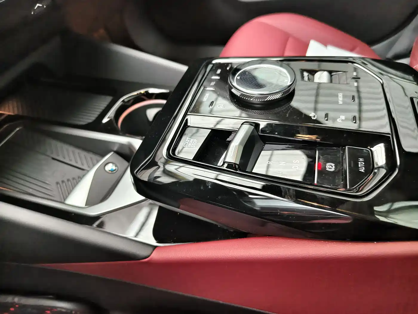 BMW 5 Series 2025 525Li M Sport Package фото 8