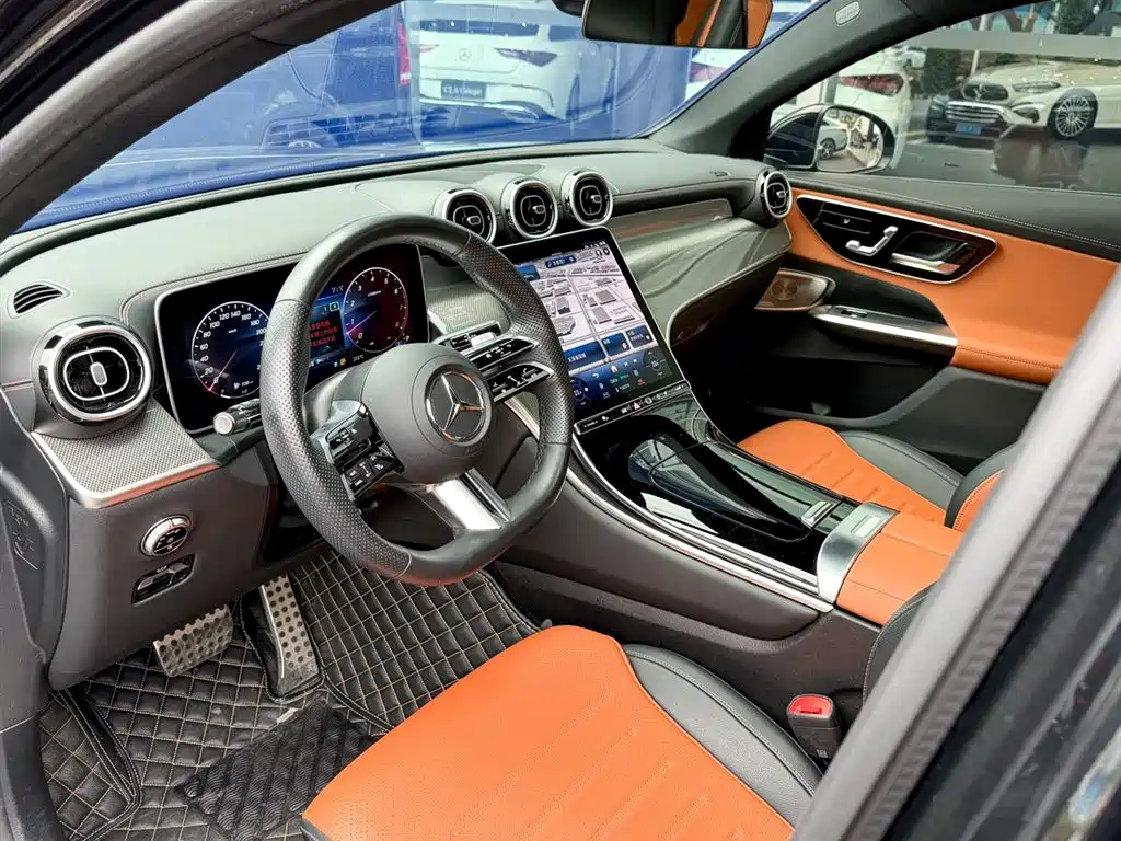 Mercedes-Benz GLC Coupe 2024 GLC 260 4MATIC Coupe SUV фото 7