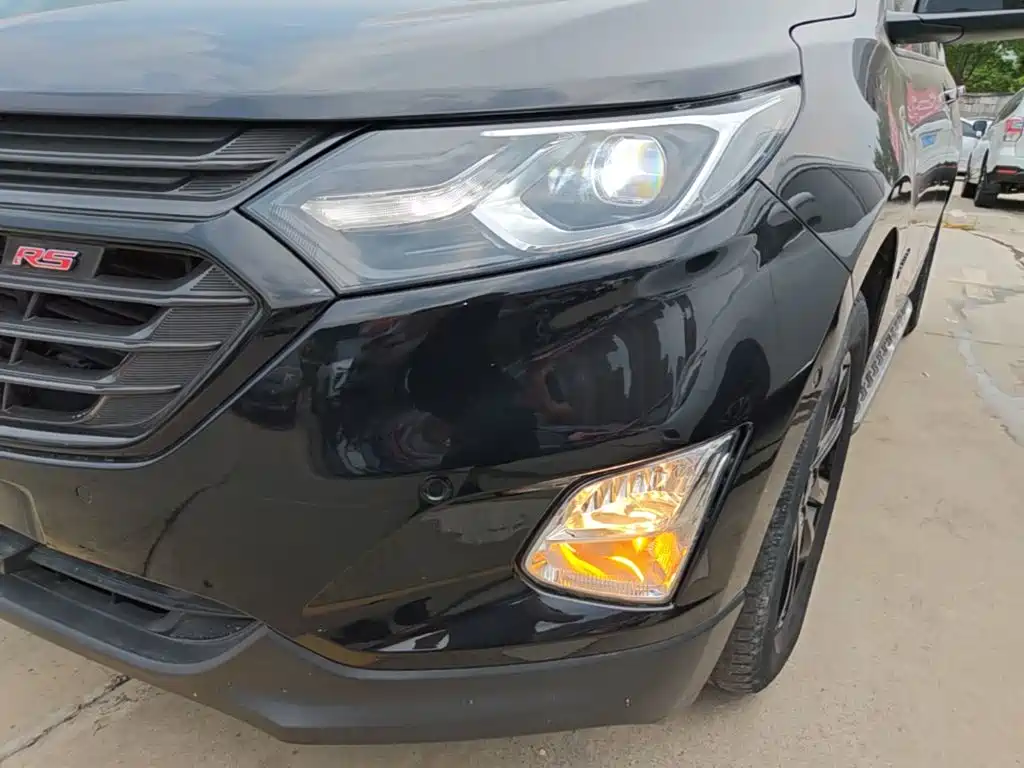Фото 24 - Chevrolet Equinox