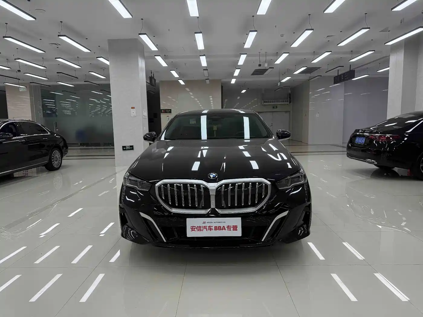 Фото 2 - BMW 5 Series
