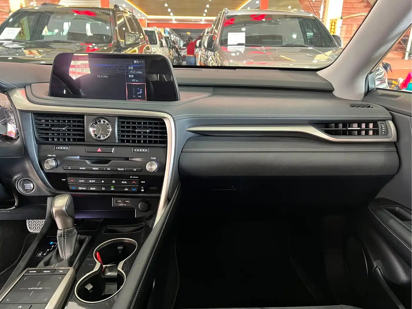 Lexus RX 2020 Facelift 300 2WD Elite Edition фото 11