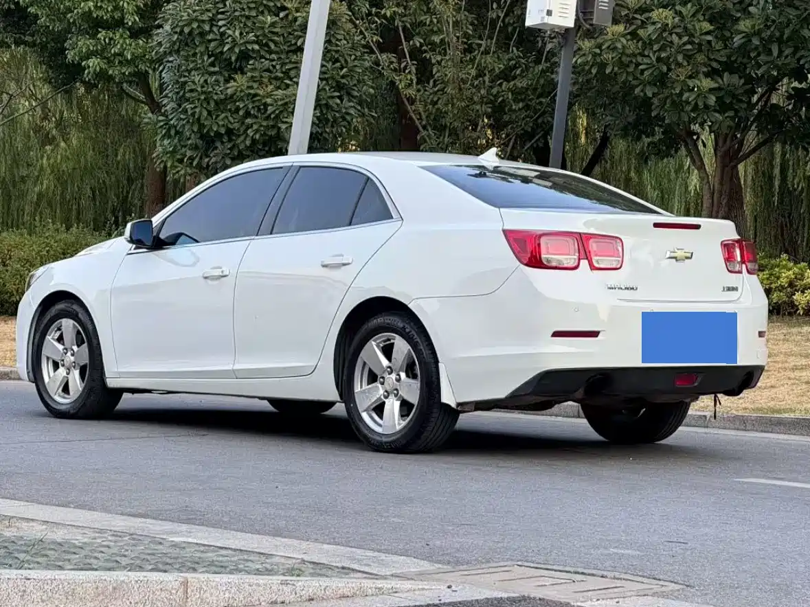Chevrolet Malibu 2013 2.0L Automatic Luxury Edition фото 5