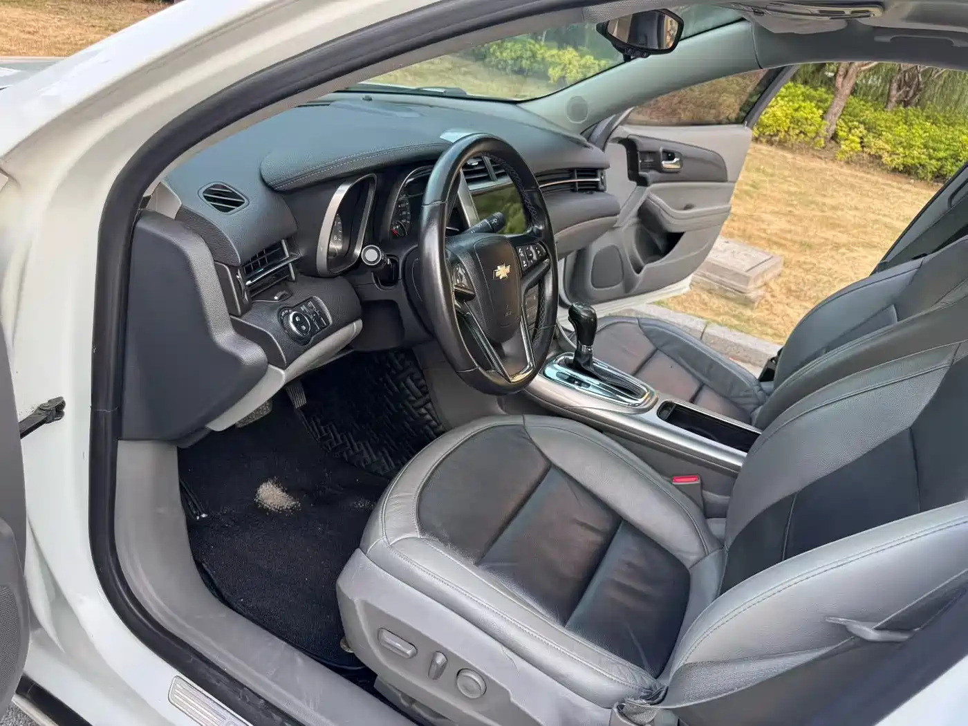 Chevrolet Malibu 2013 2.0L Automatic Luxury Edition фото 6