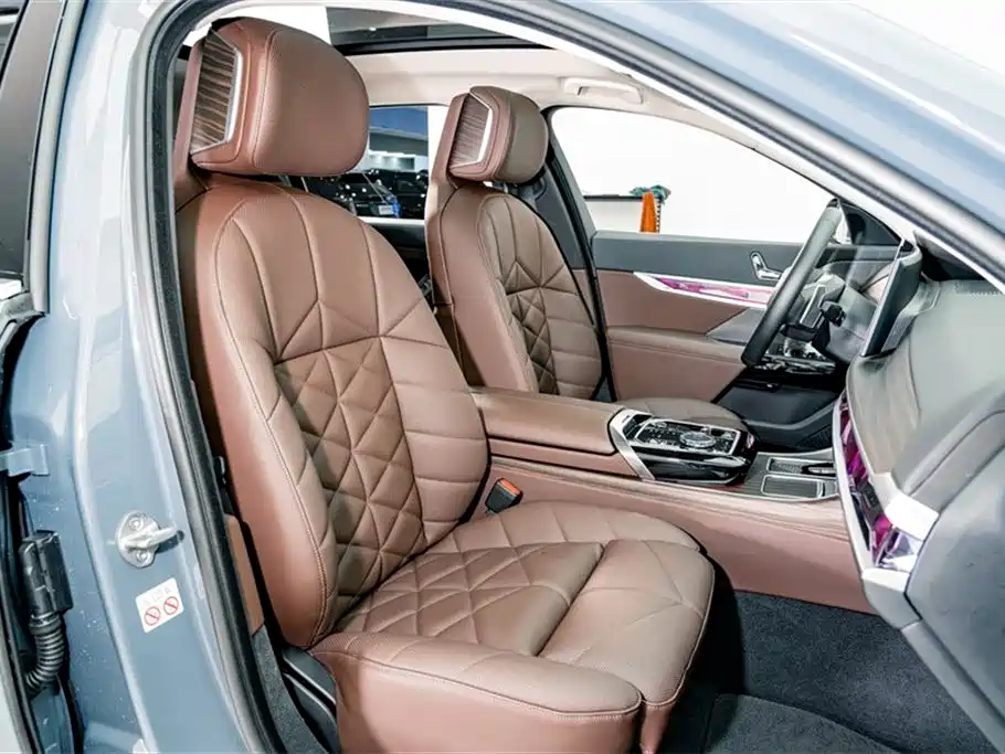 BMW 7 Series 2023 Model 740Li Leading Luxury Package фото 22