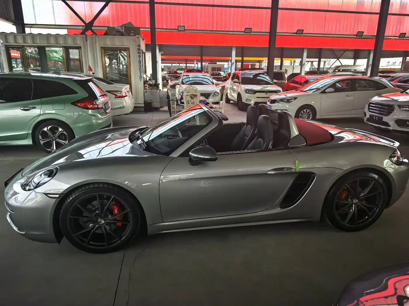 Porsche 718 2019 Boxster T 2.0T фото 8