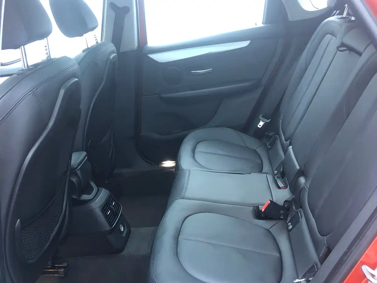 BMW 2 Series Touring 2016 220i Leading Model фото 17