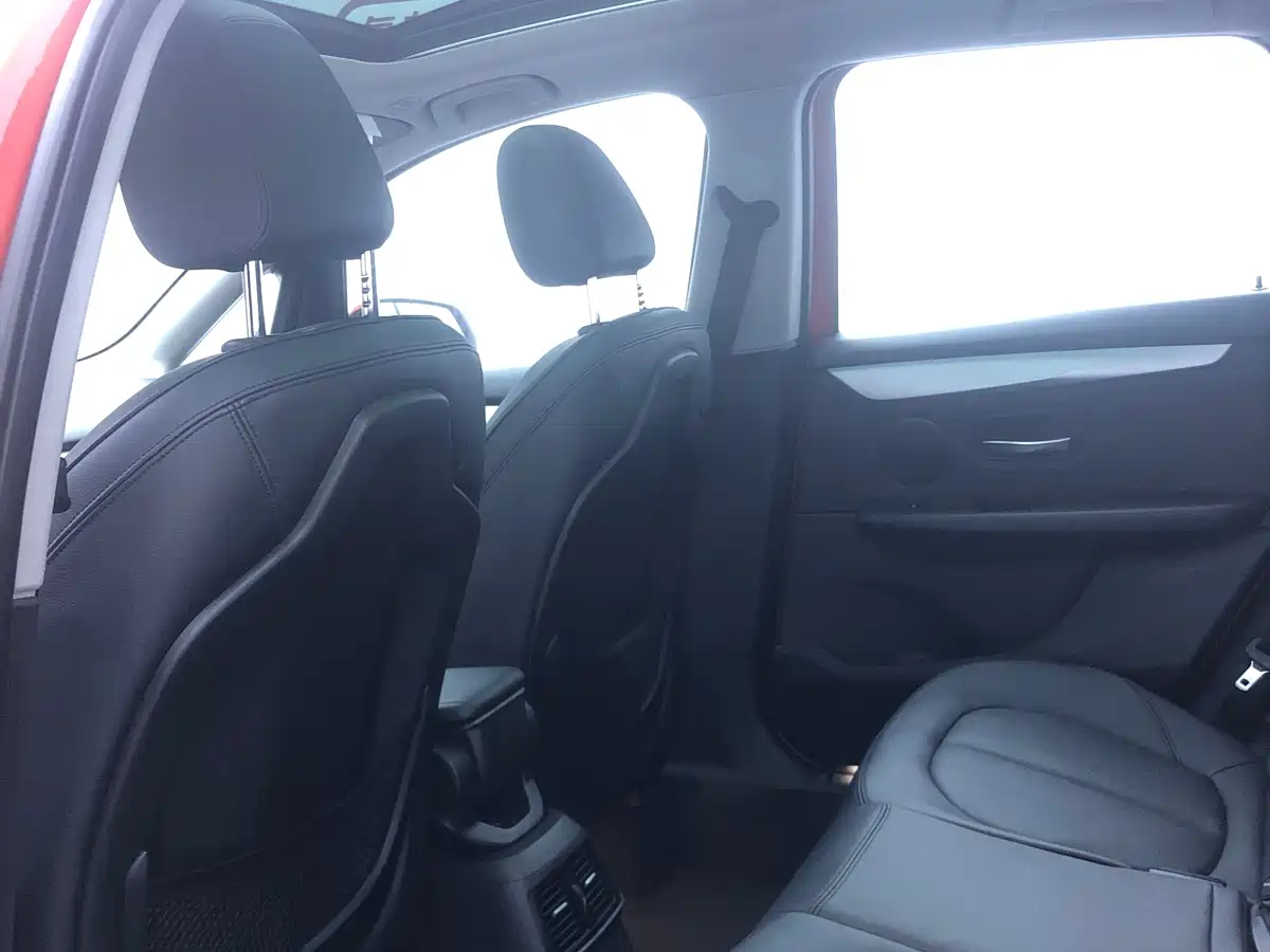 BMW 2 Series Touring 2016 220i Leading Model фото 15