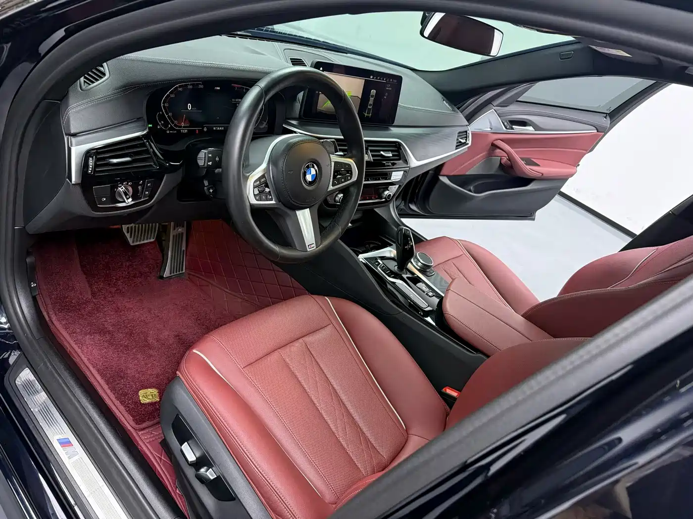 BMW 5 Series 2022 530Li Leading M Sport Package фото 9