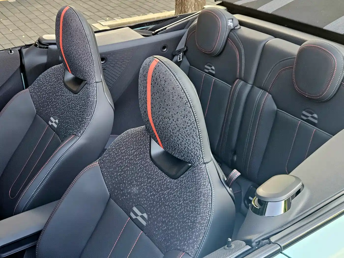 MINI JCW 2025 JOHN COOPER WORKS CABRIO фото 22