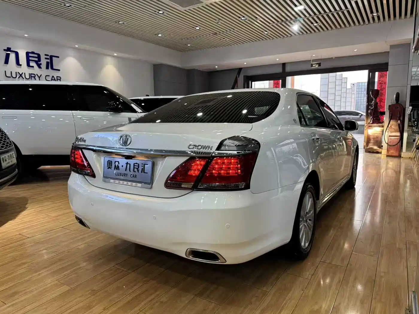Toyota Crown 2012 2.5L Royal Leather Edition фото 21