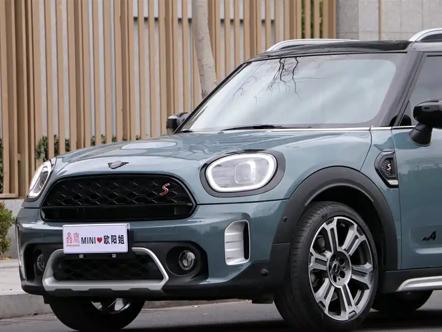 MINI COUNTRYMAN