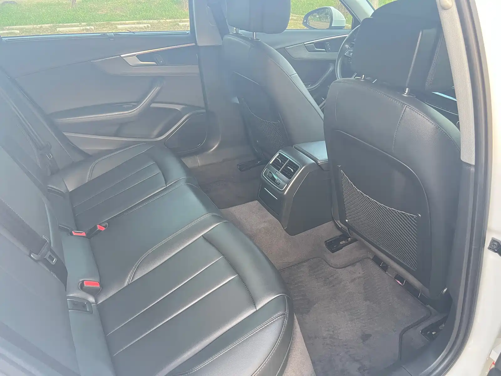 Фото 16 - Audi A4L