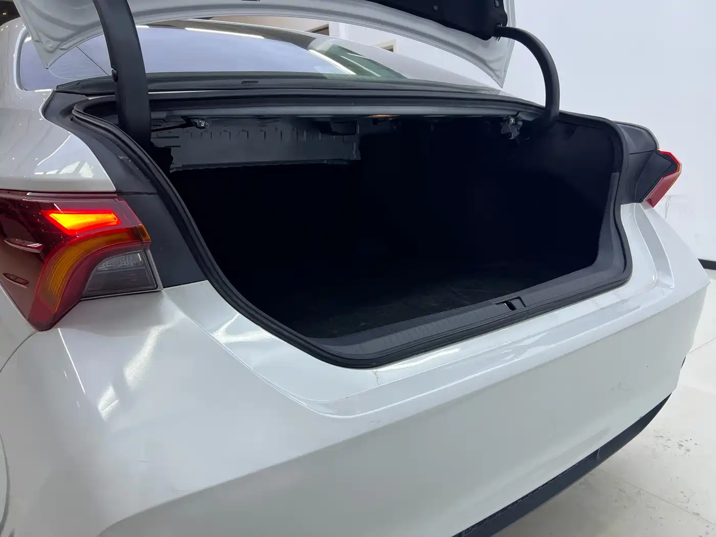 Toyota Avalon 2019 2.0L Luxury Edition (China VI) фото 14