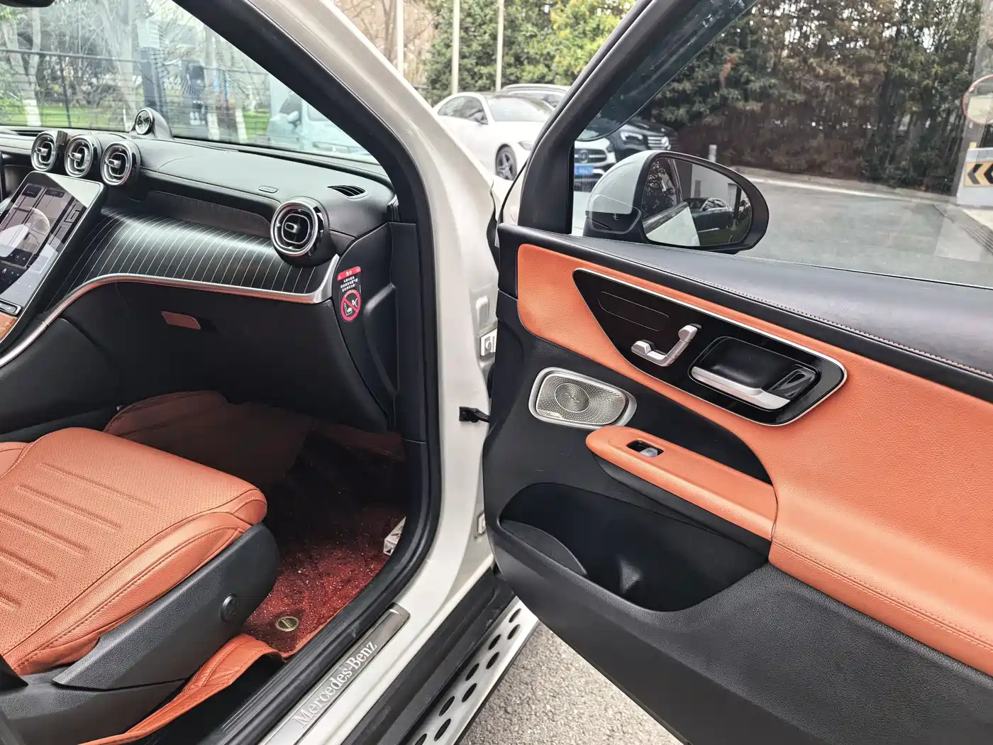 Mercedes-Benz GLC 2023 GLC 300 L 4MATIC Luxury 7-Seater фото 14