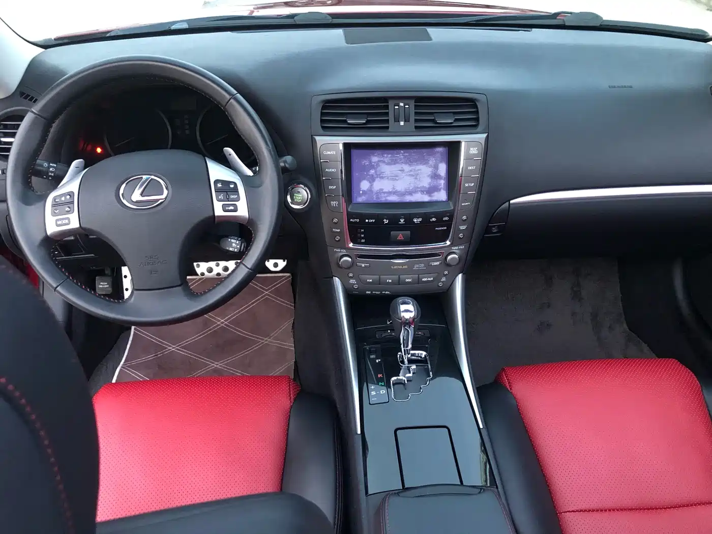 Lexus IS 2011 250C фото 12