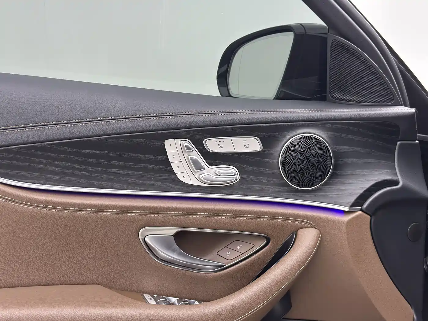 Mercedes-Benz E-Class 2023 E 300 L Sport Fashion фото 17