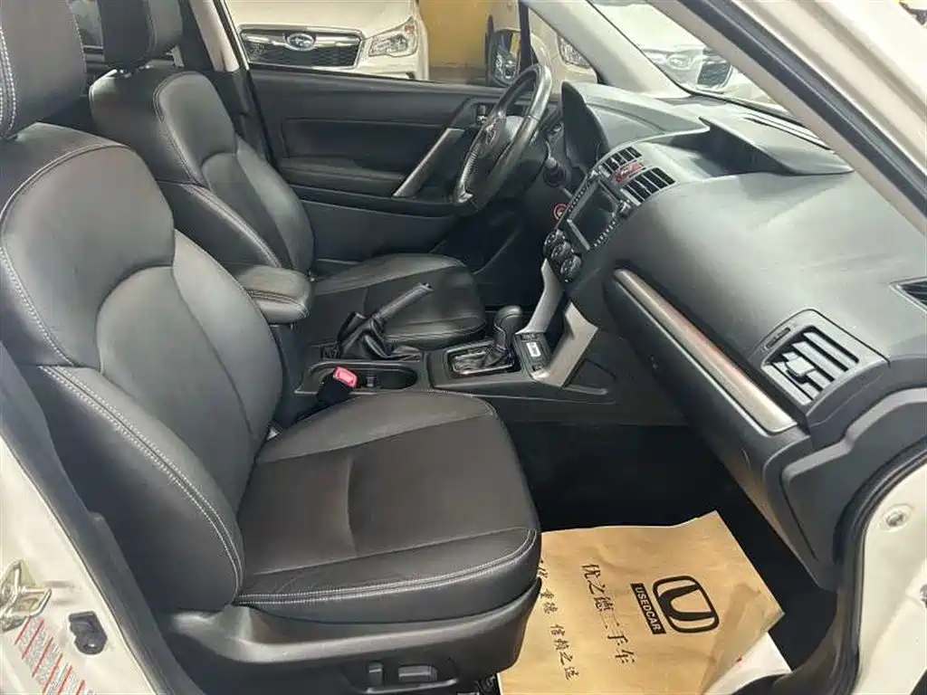 Subaru Forester 2013 2.5i Automatic Luxury Edition фото 10