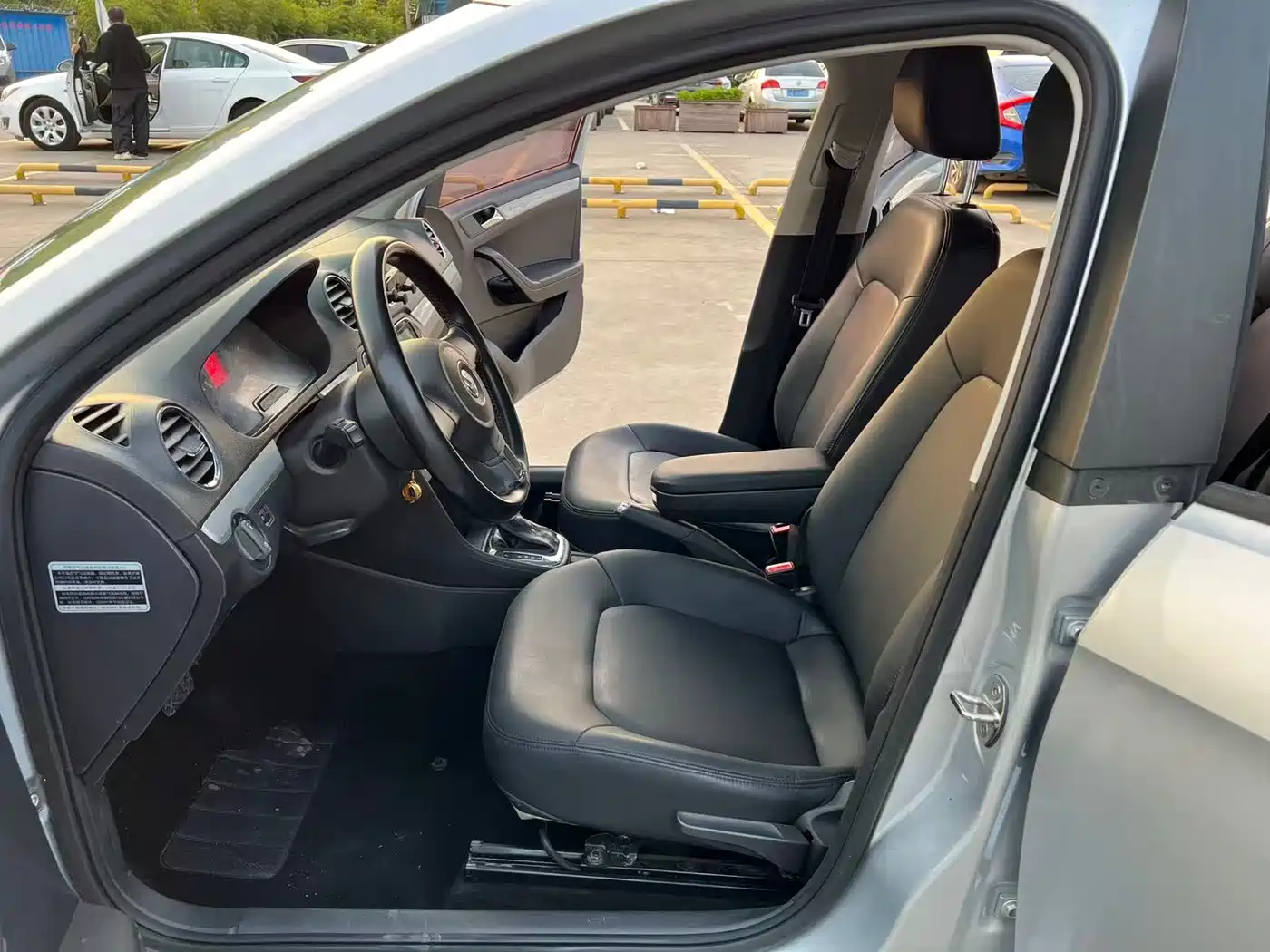 Volkswagen Jetta 2015 1.6L Auto Comfort фото 4