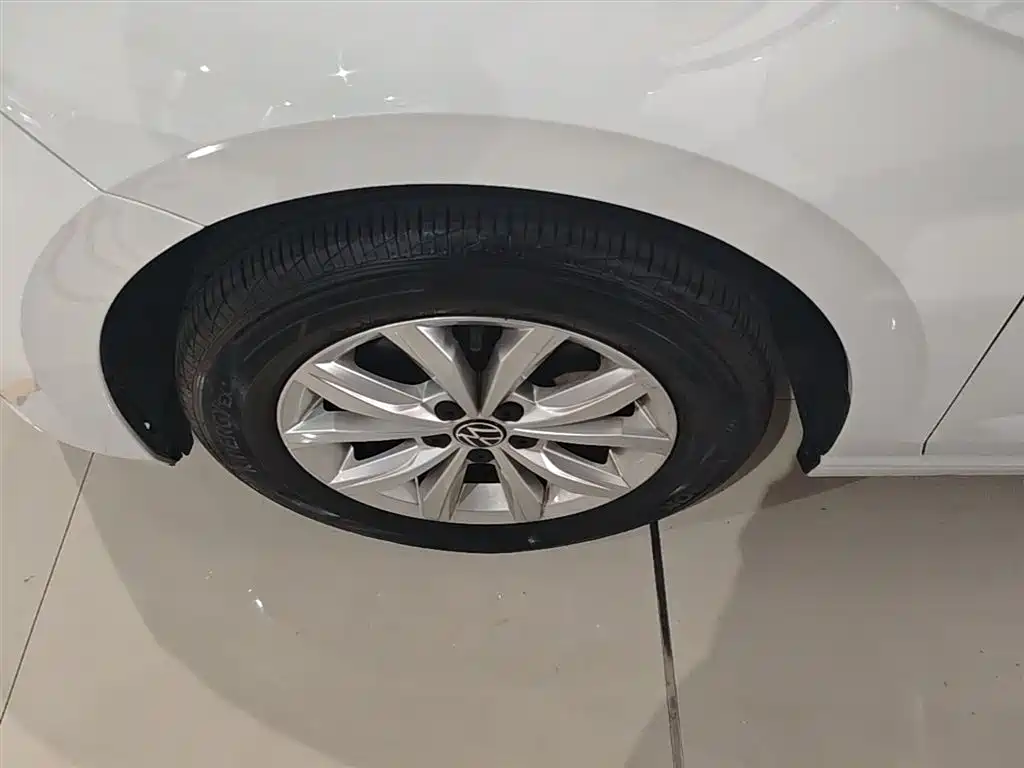 Volkswagen Polo 2023 Plus 1.5L Automatic Colorful Tech Edition фото 23